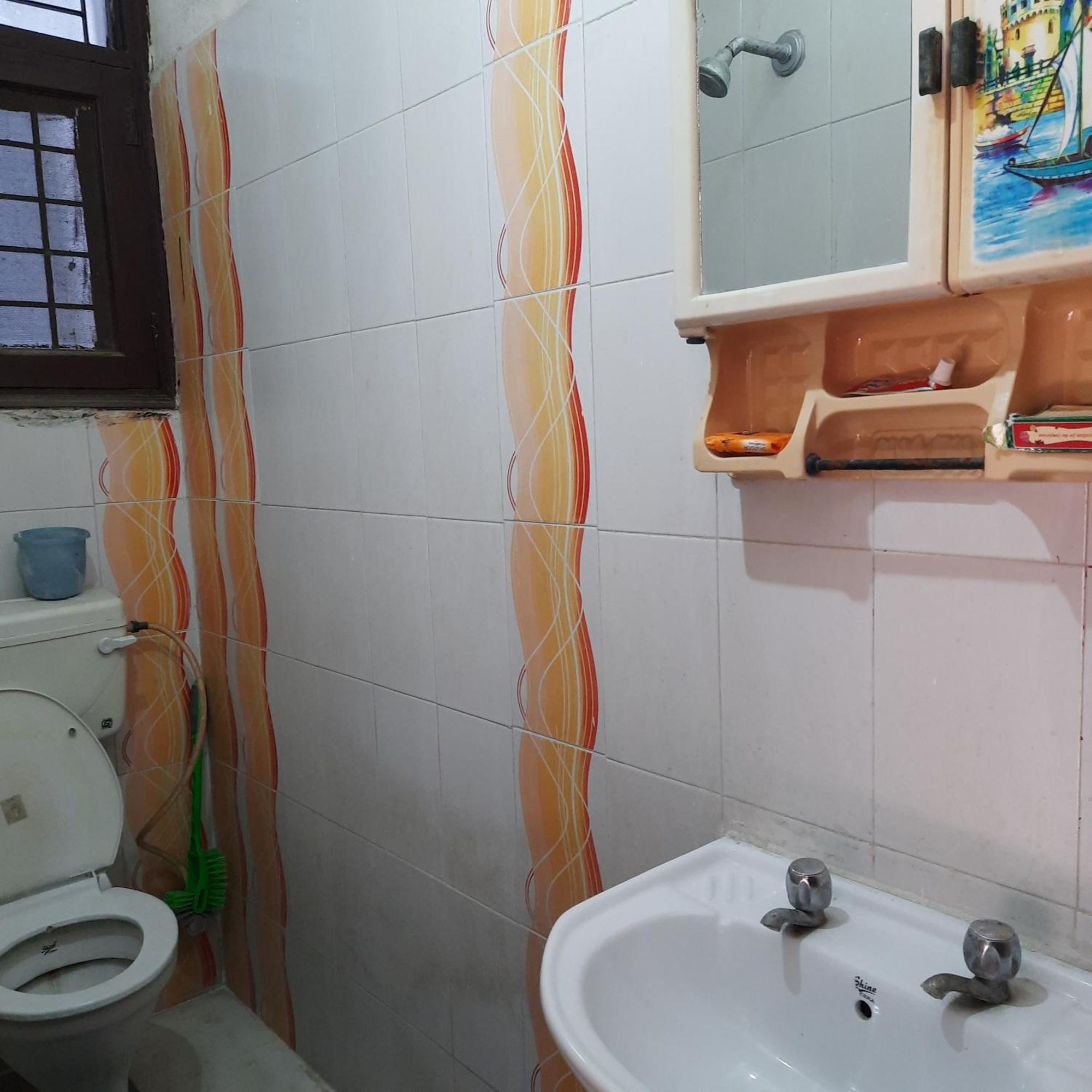 Balaji Guest House - Home Stay Greater Noida Bilik gambar