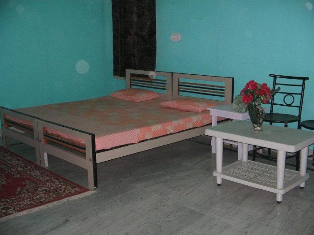 Balaji Guest House - Home Stay Greater Noida Bilik gambar